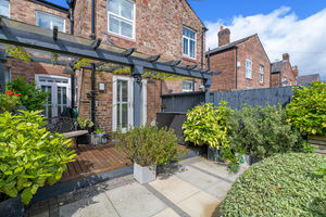 Courtyard Garden- click for photo gallery